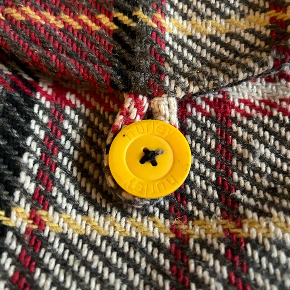 Hurley plaid bag gold toned lining. Front button down pocket. Roomy - Picture 2 of 7